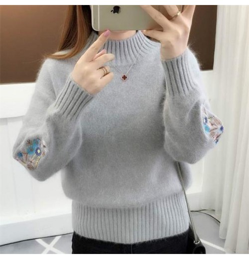 Dicker Strickpullover mit Blumenstickerei aus Kaschmir