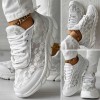 Atmungsaktive Sneakers mit runder Zehe und Spitze Atmungsaktive Sneakers mit runder Zehe und Spitze