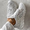 Atmungsaktive Sneakers mit runder Zehe und Spitze Atmungsaktive Sneakers mit runder Zehe und Spitze