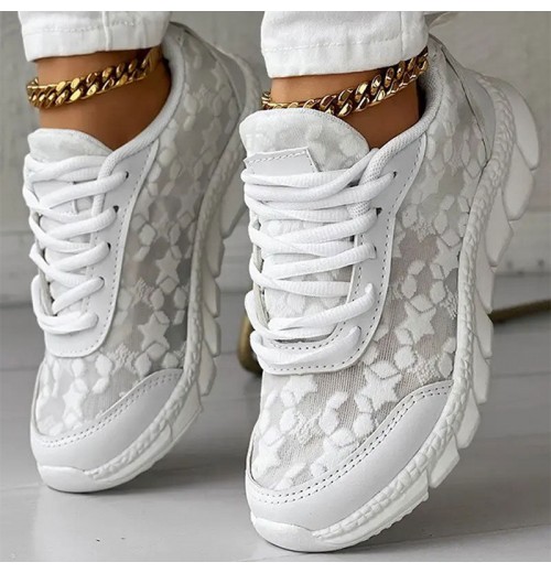 Atmungsaktive Sneakers mit runder Zehe und Spitze Atmungsaktive Sneakers mit runder Zehe und Spitze