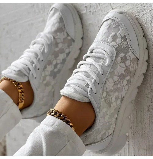 Atmungsaktive Sneakers mit runder Zehe und Spitze Atmungsaktive Sneakers mit runder Zehe und Spitze