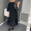 Ausgestelltes Kleid in bergre mit Punktedekor Ausgestelltes Kleid in bergre mit Punktedekor