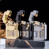 Hochwertiger Kerosin-Feuerzeug mit 10 winddichten Lchern Hochwertiger Kerosin-Feuerzeug mit 10 winddichten Lchern