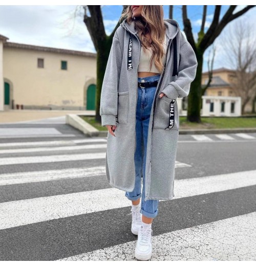 50 % RabattLanges Sweatshirt mit Kapuze für Frauen 50 % RabattLanges Sweatshirt mit Kapuze für Frauen