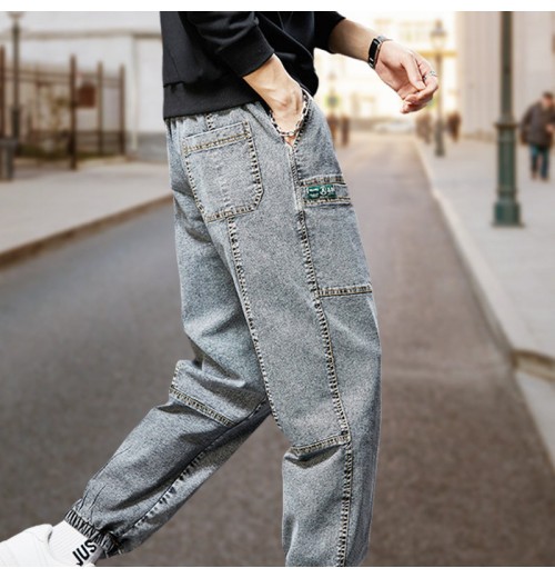 Locker sitzende Hose mit Kordelzug für Herren Locker sitzende Hose mit Kordelzug für Herren