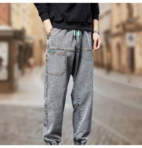 Locker sitzende Hose mit Kordelzug für Herren Locker sitzende Hose mit Kordelzug für Herren