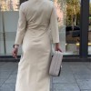 Langrmliges Kleid mit Rundhalsausschnitt, gerüschtem Saum Langrmliges Kleid mit Rundhalsausschnitt, gerüschtem Saum