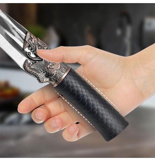 Knochenschneidemesser mit Drachenverzierung und Scheide. Knochenschneidemesser mit Drachenverzierung und Scheide.